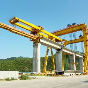路橋起重機(提梁機)